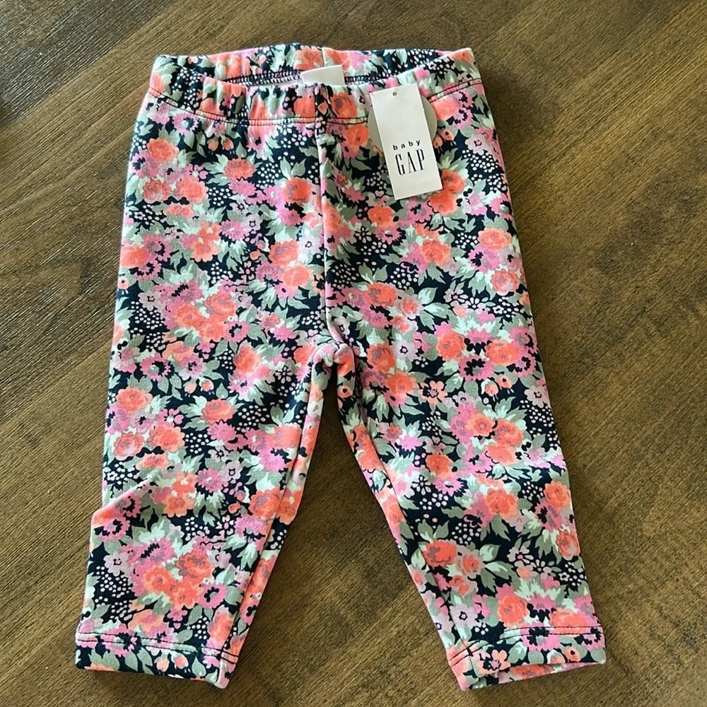 - Baby gap 6-12 months NWT